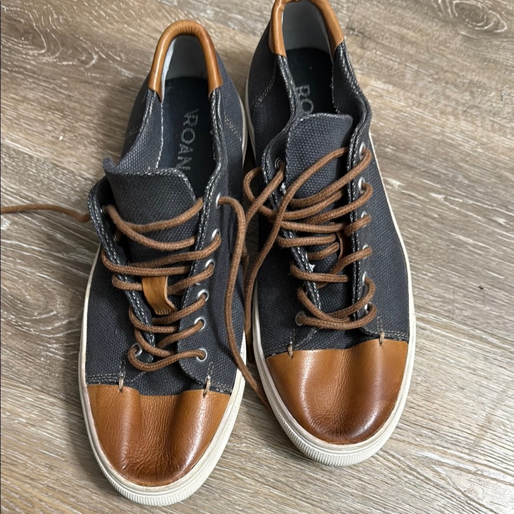 Roam Men's Black and Brown Casual Shoes